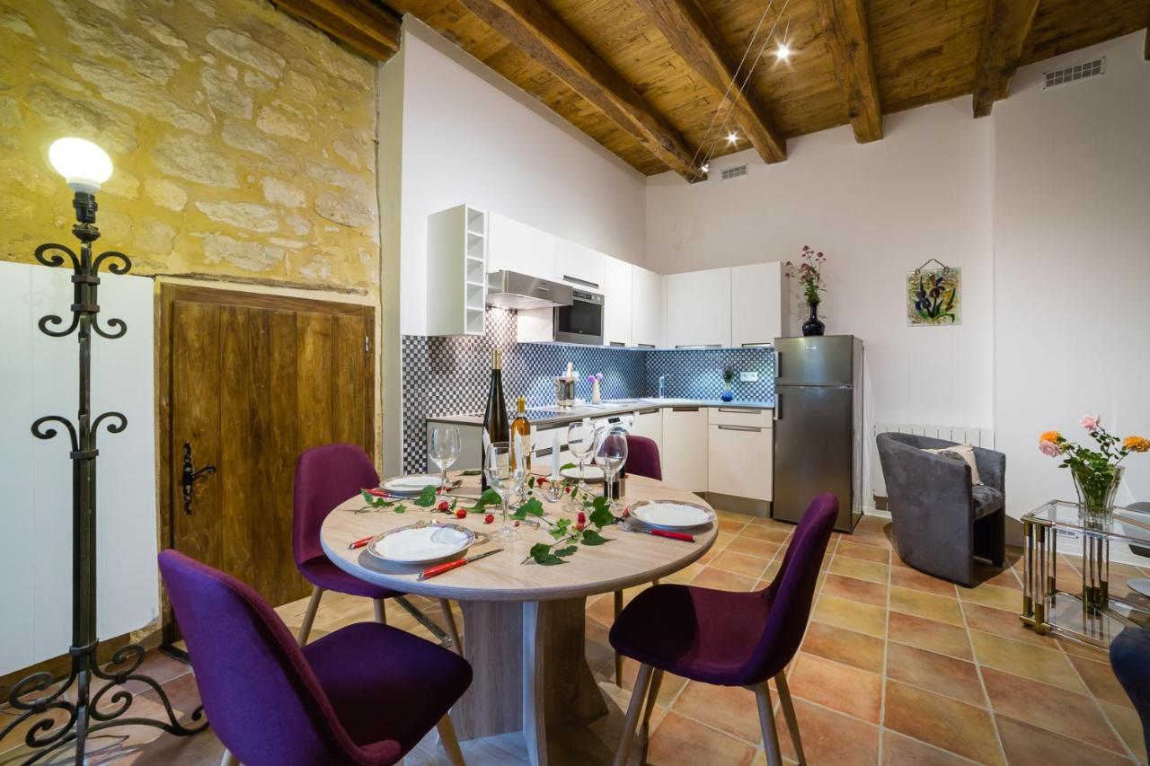 Au Coeur De Beynac, Une Maison De Caractere Avec Jardin Terrasse エクステリア 写真
